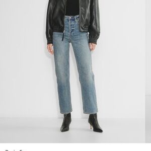 Aritzia denim forum jeans
-Arlo high rise straight
-size 26